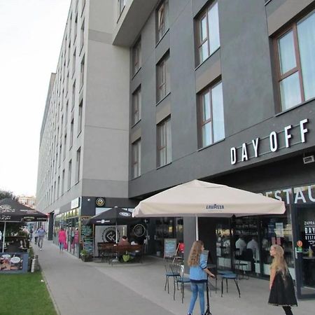 Apartament W Warszawie Dedykowany Parking Podziemny W Cenie, Wifi, Blisko Centrum New Apartment In Warsaw Finished To A High Specification Fitted Out To A High Standard On The 7Th Floor, Wifi, Underground Parking Price Included Εξωτερικό φωτογραφία