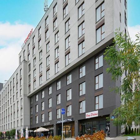 Apartament W Warszawie Dedykowany Parking Podziemny W Cenie, Wifi, Blisko Centrum New Apartment In Warsaw Finished To A High Specification Fitted Out To A High Standard On The 7Th Floor, Wifi, Underground Parking Price Included Εξωτερικό φωτογραφία