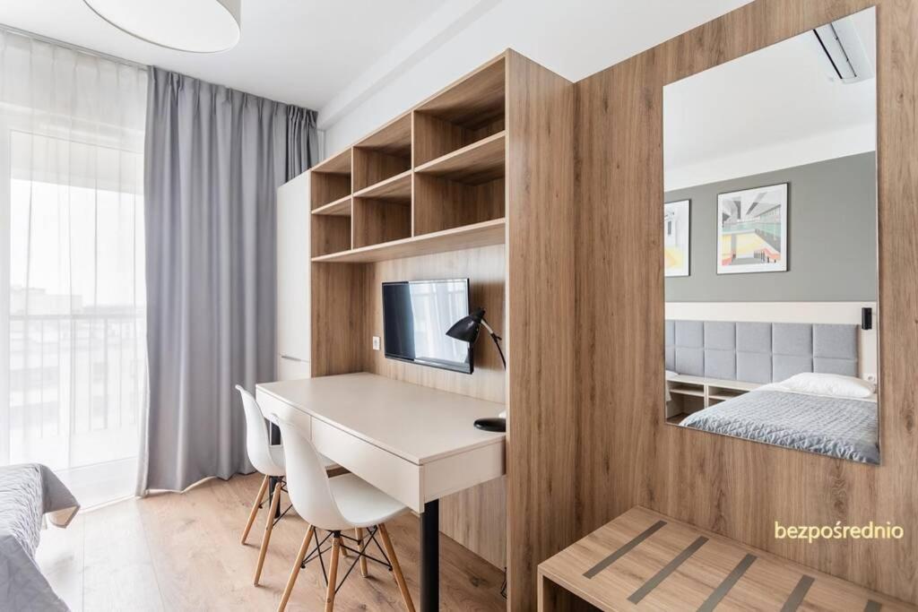 Apartament W Warszawie Dedykowany Parking Podziemny W Cenie, Wifi, Blisko Centrum New Apartment In Warsaw Finished To A High Specification Fitted Out To A High Standard On The 7Th Floor, Wifi, Underground Parking Price Included Εξωτερικό φωτογραφία